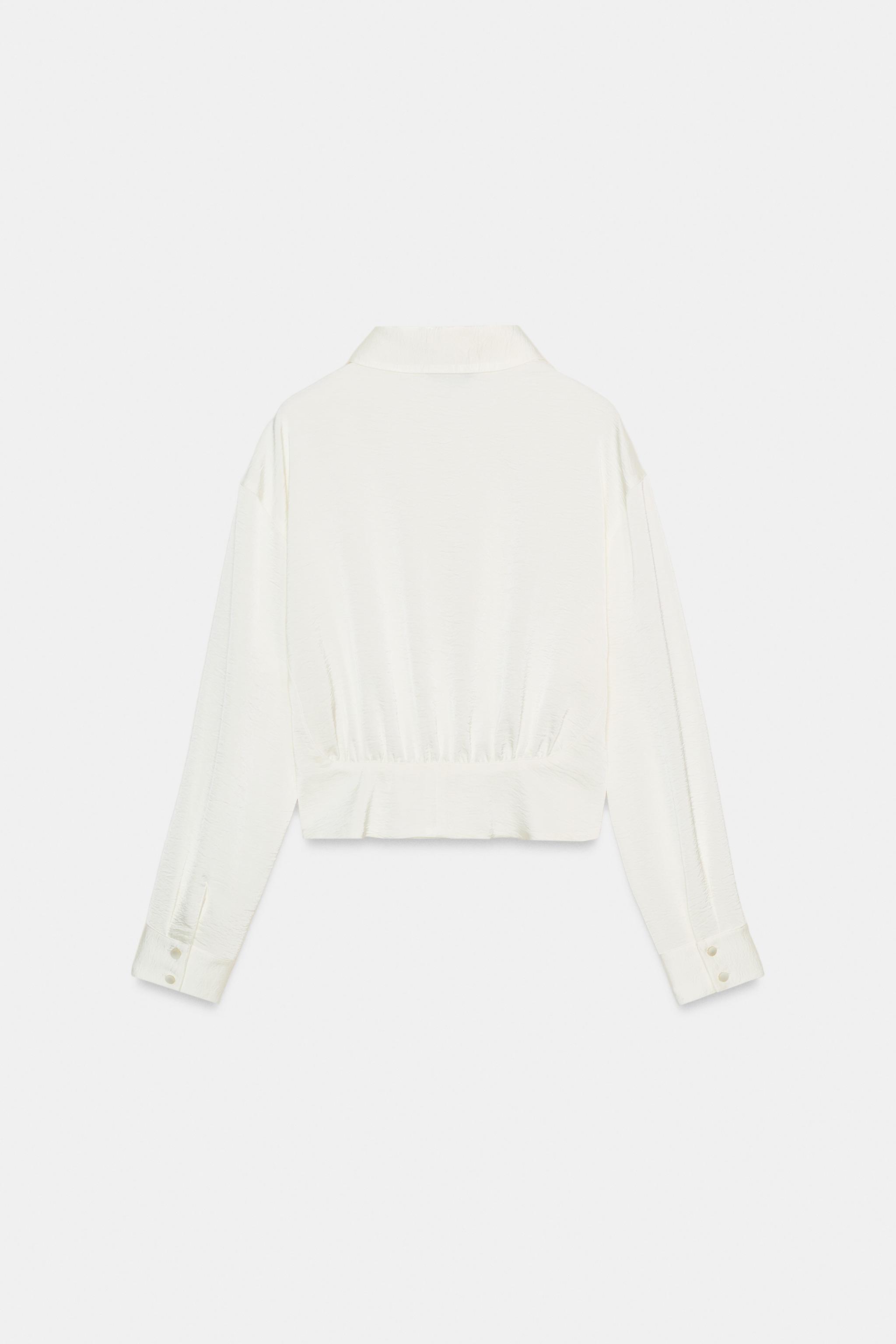 CHEMISE SATINÉE À LA TAILLE AJUSTÉE